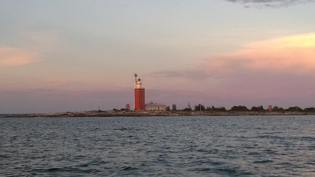 Отель Kylmaepihlaja Lighthouse Раума Экстерьер фото