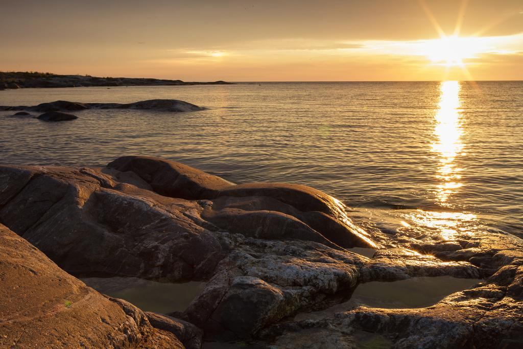 Отель Kylmaepihlaja Lighthouse Раума Экстерьер фото